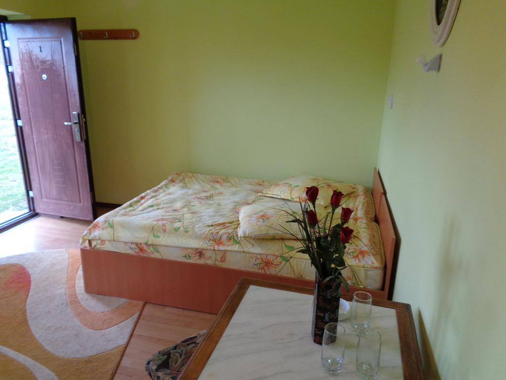 Gasthaus Enduro Bica Hotel Caransebeş Cameră foto